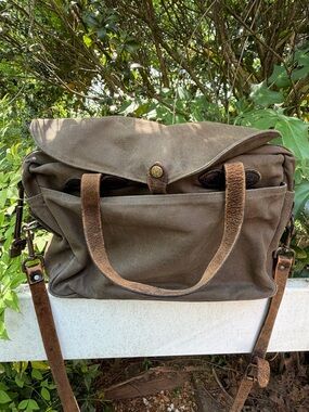 Filson Messenger Field Bag